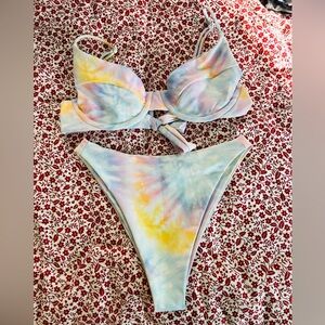 Skatie bikini set ☮️